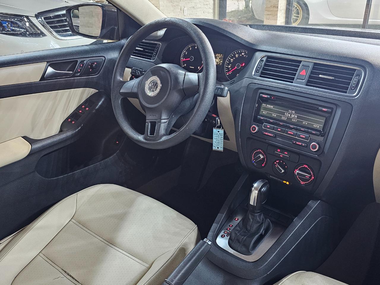 Volkswagen Jetta Sedan 4dr Auto SE 2012