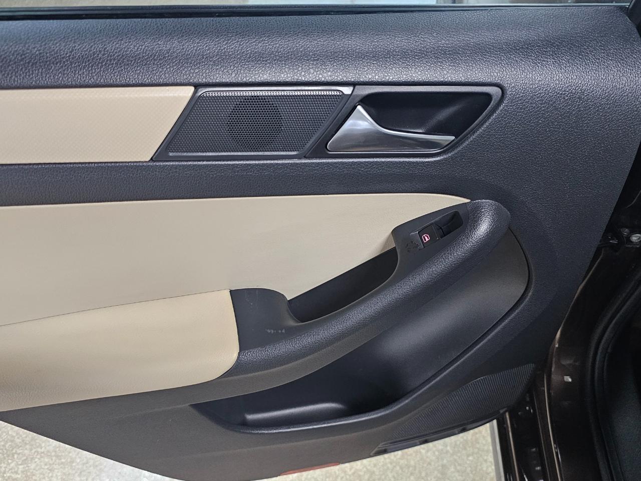 Volkswagen Jetta Sedan 4dr Auto SE 2012