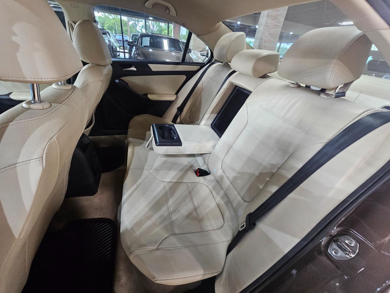 Volkswagen Jetta Sedan 4dr Auto SE 2012