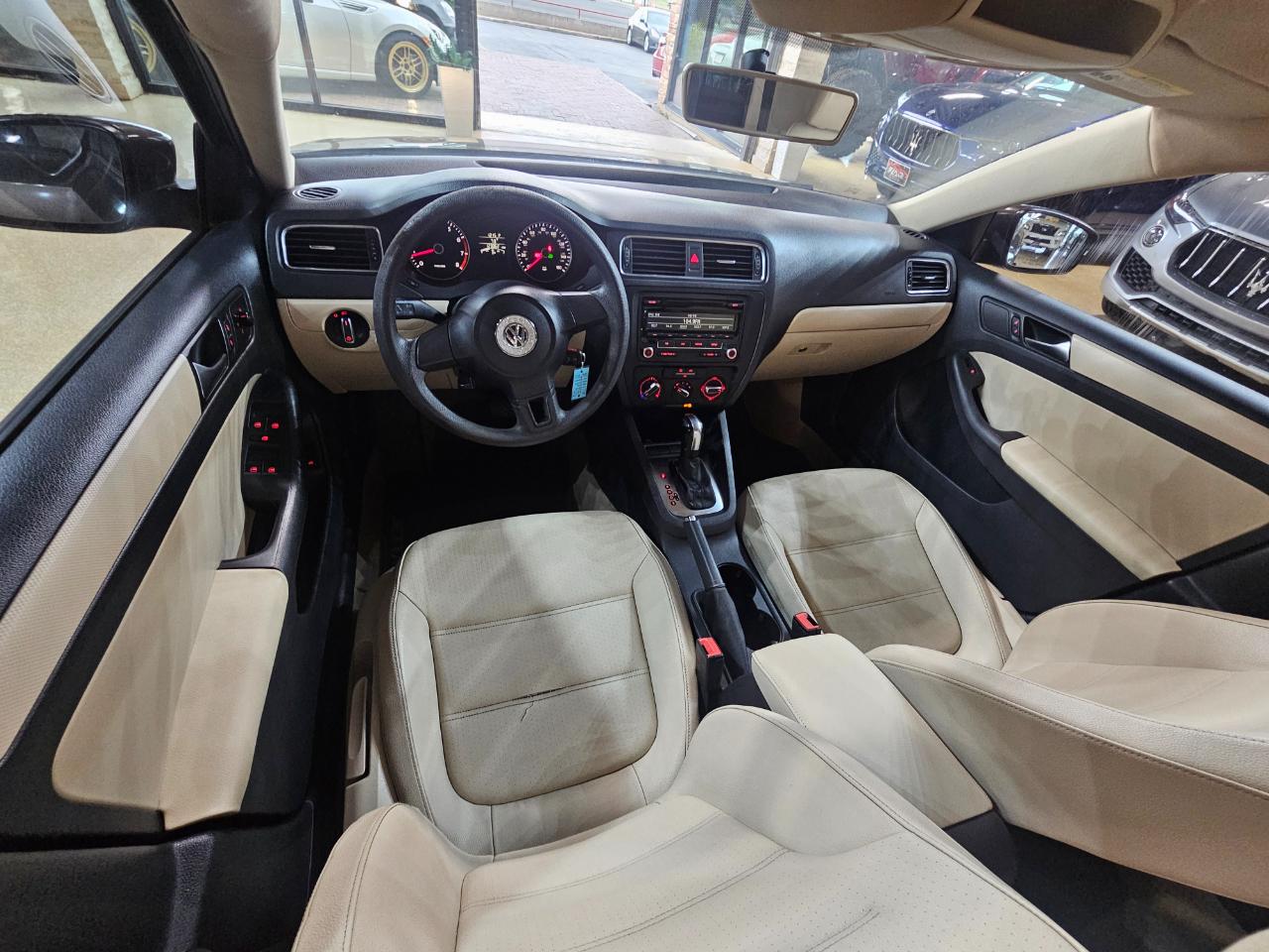 Volkswagen Jetta Sedan 4dr Auto SE 2012