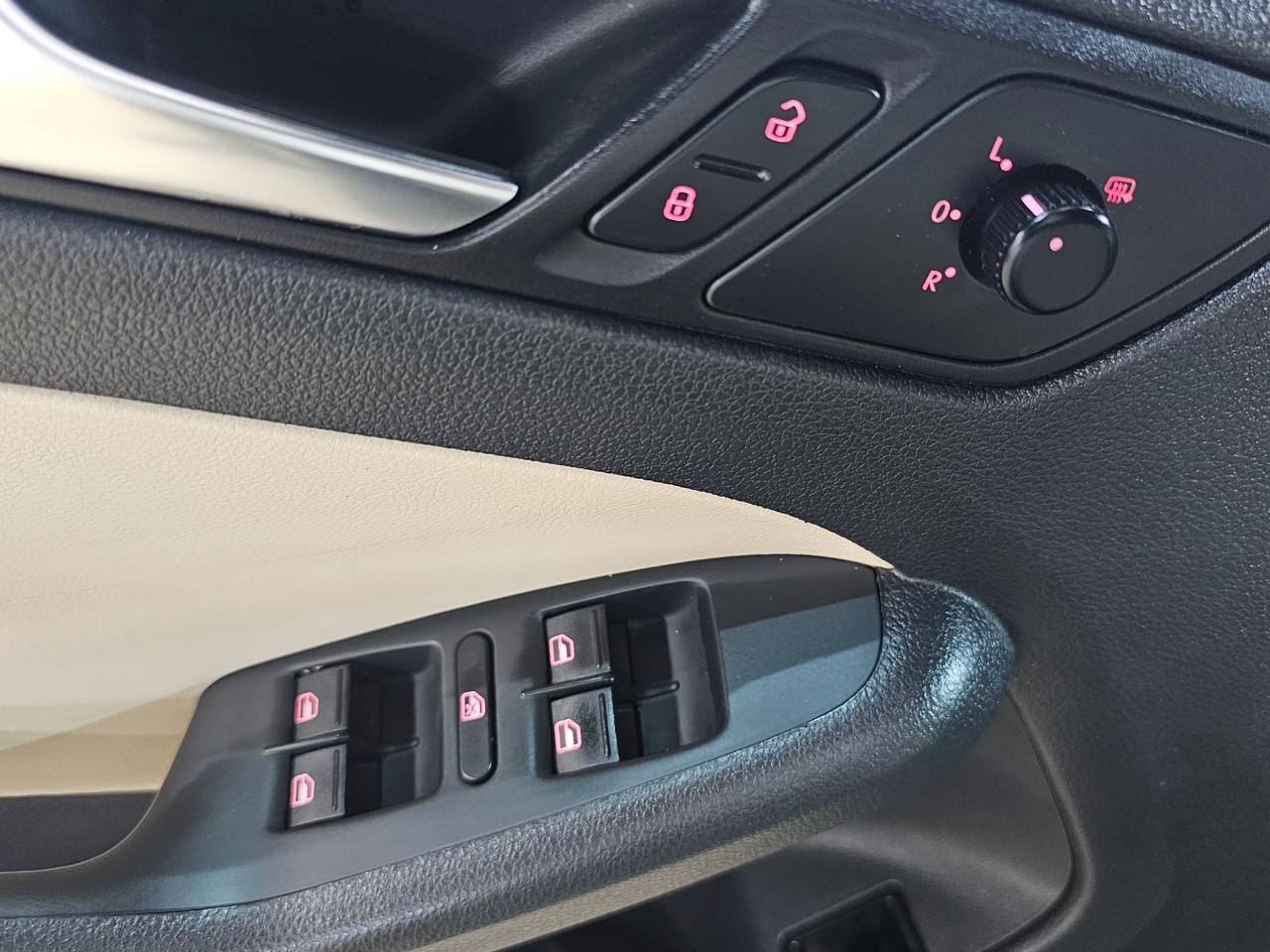 Volkswagen Jetta Sedan 4dr Auto SE 2012