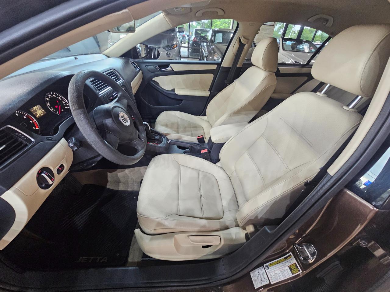 Volkswagen Jetta Sedan 4dr Auto SE 2012