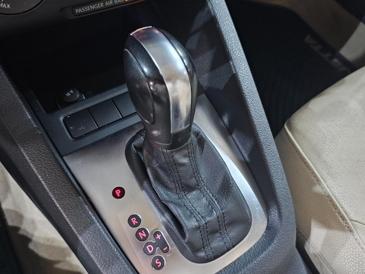 Volkswagen Jetta Sedan 4dr Auto SE 2012