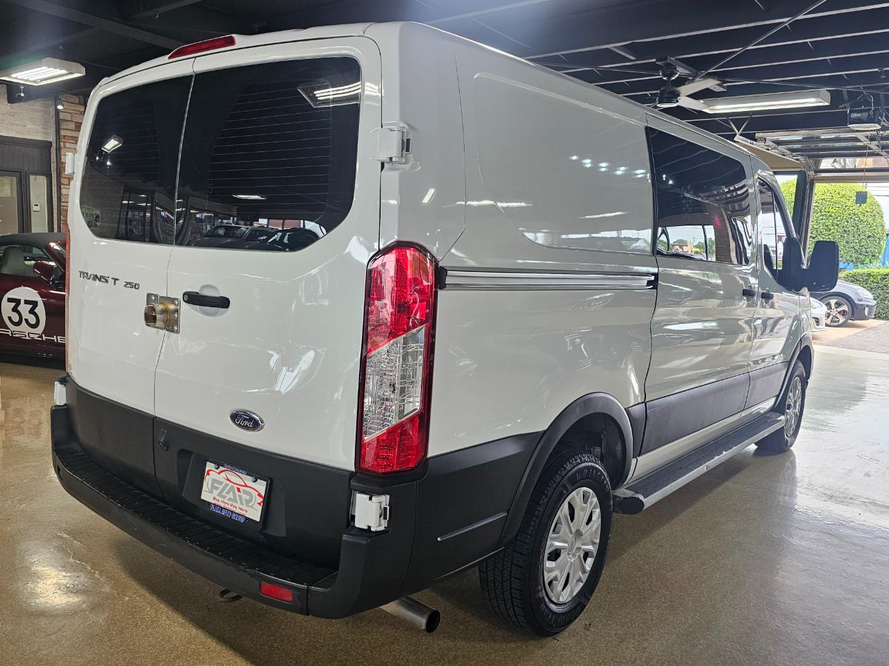 Ford Transit Cargo Van T-250 130" Low Rf 9070 GVWR RWD 2022