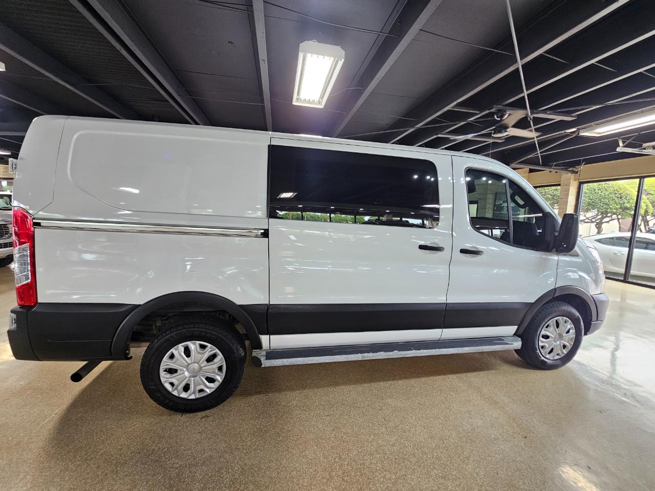 Ford Transit Cargo Van T-250 130" Low Rf 9070 GVWR RWD 2022