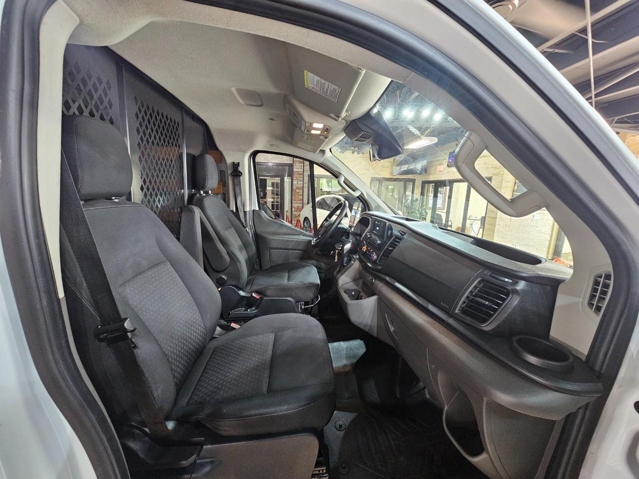 Ford Transit Cargo Van T-250 130" Low Rf 9070 GVWR RWD 2022