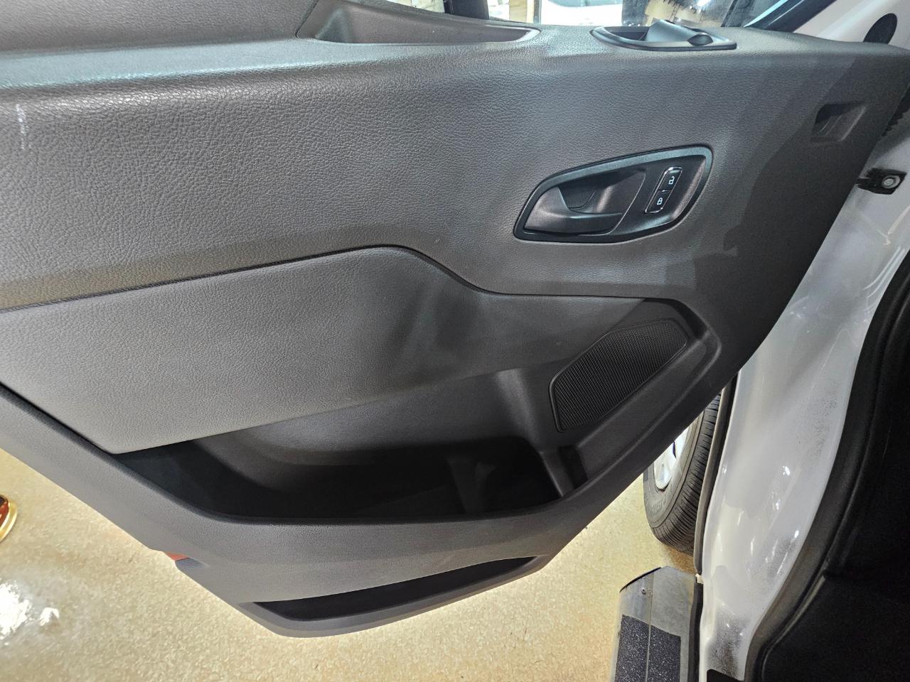 Ford Transit Cargo Van T-250 130" Low Rf 9070 GVWR RWD 2022