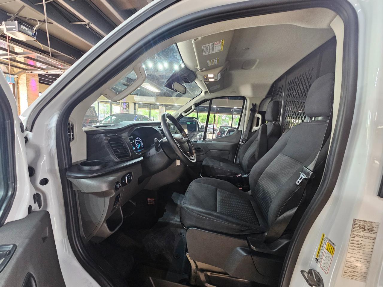 Ford Transit Cargo Van T-250 130" Low Rf 9070 GVWR RWD 2022