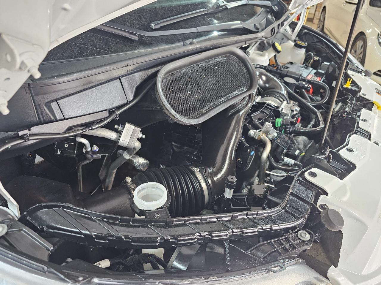 Ford Transit Cargo Van T-250 130" Low Rf 9070 GVWR RWD 2022