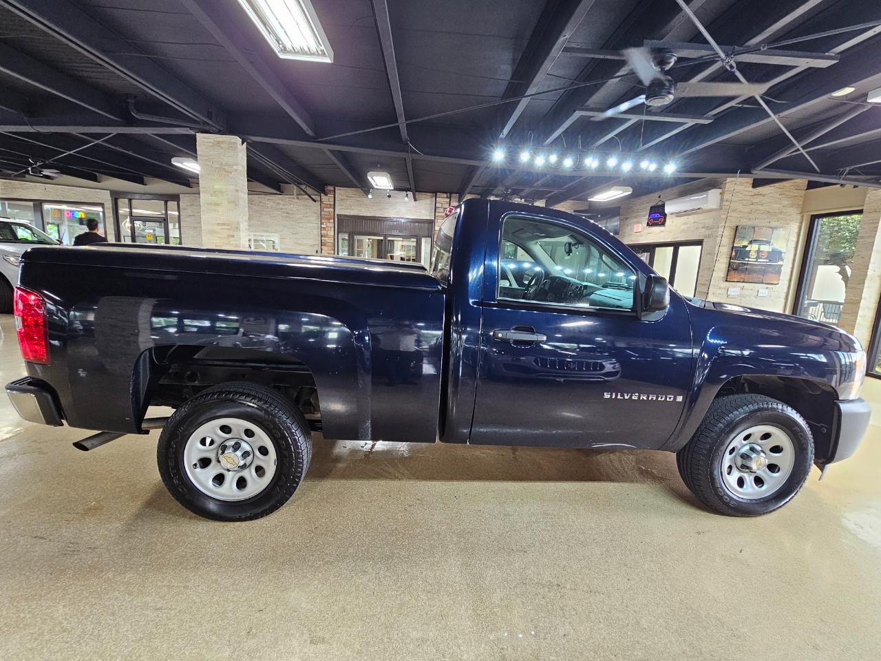 Chevrolet Silverado 1500 2WD Reg Cab 119.0" Work Truck 2008