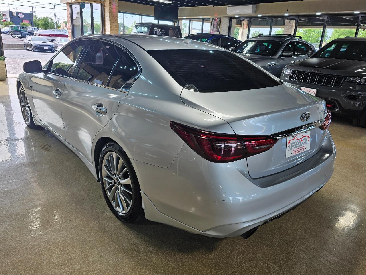 Infiniti Q50 3.0t LUXE RWD 2018