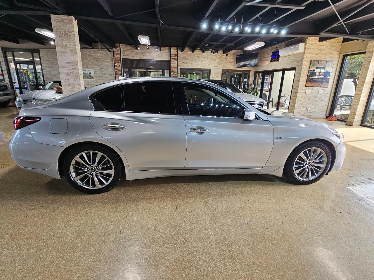 Infiniti Q50 3.0t LUXE RWD 2018