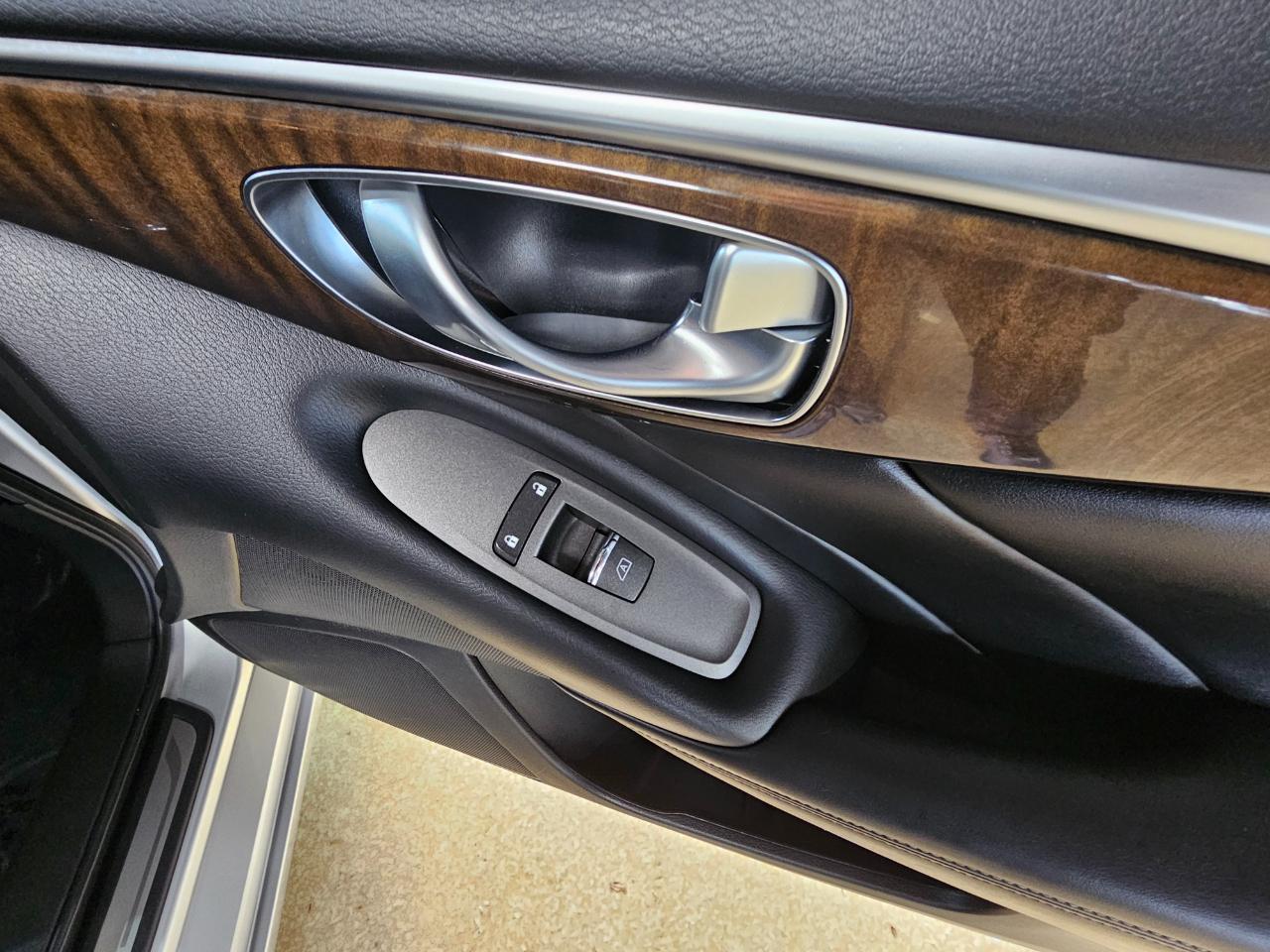 Infiniti Q50 3.0t LUXE RWD 2018