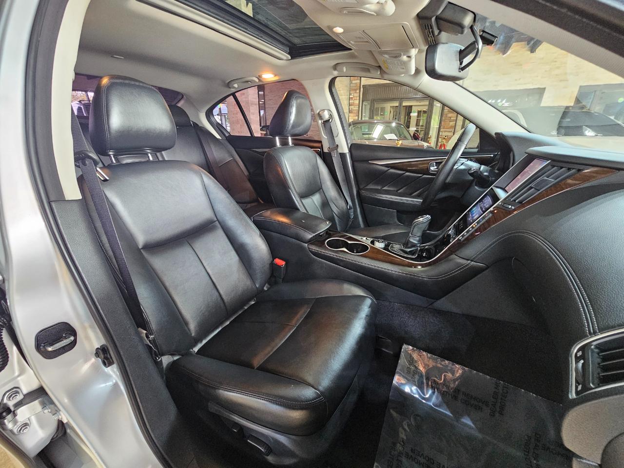 Infiniti Q50 3.0t LUXE RWD 2018