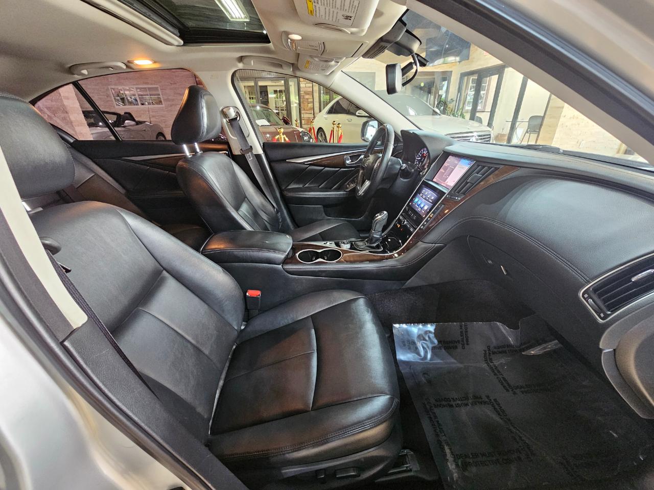 Infiniti Q50 3.0t LUXE RWD 2018