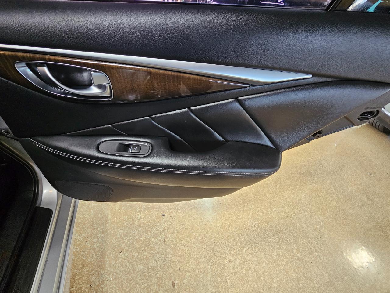 Infiniti Q50 3.0t LUXE RWD 2018