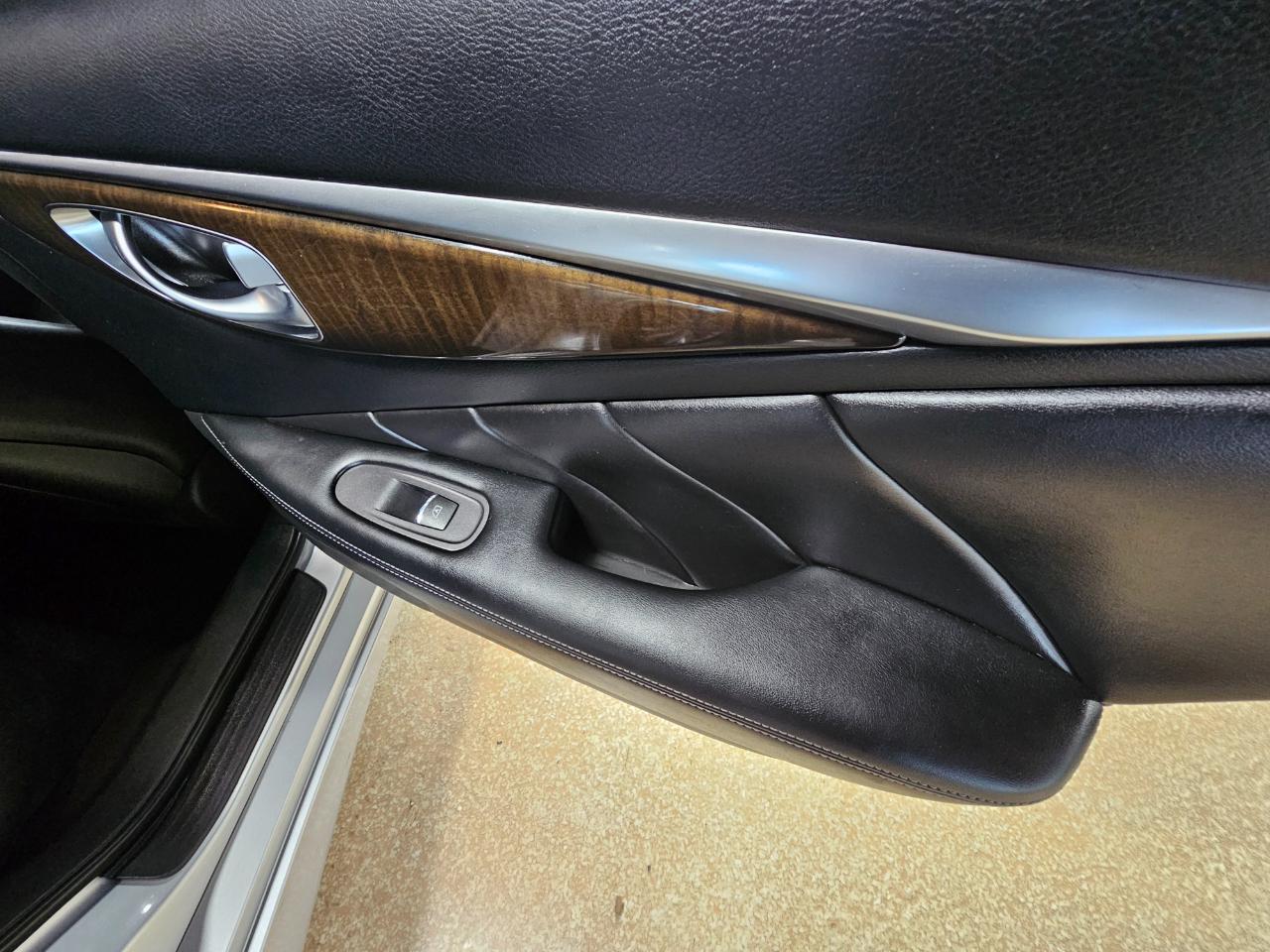 Infiniti Q50 3.0t LUXE RWD 2018
