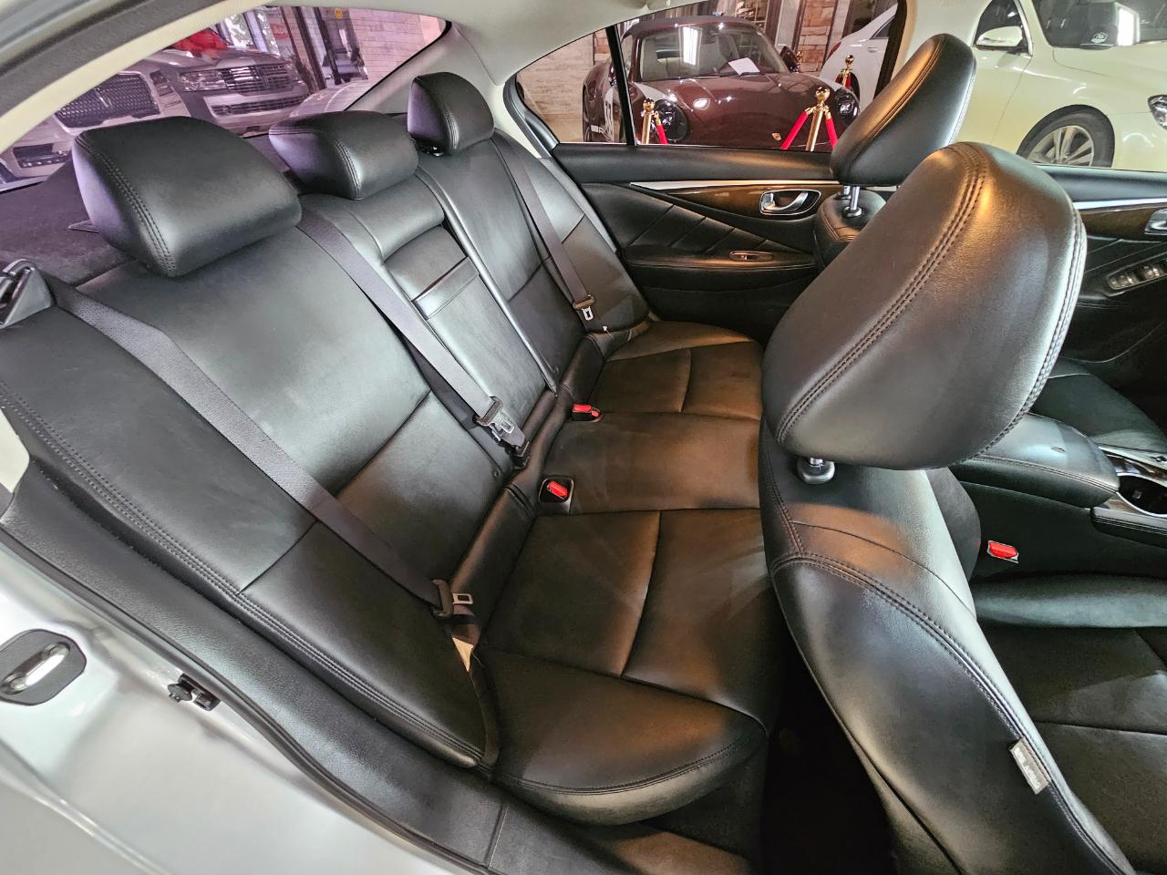 Infiniti Q50 3.0t LUXE RWD 2018