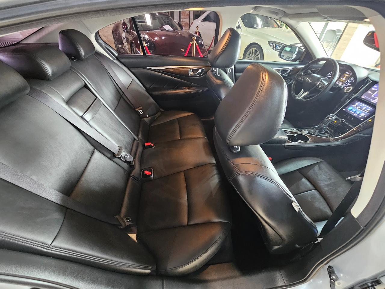 Infiniti Q50 3.0t LUXE RWD 2018