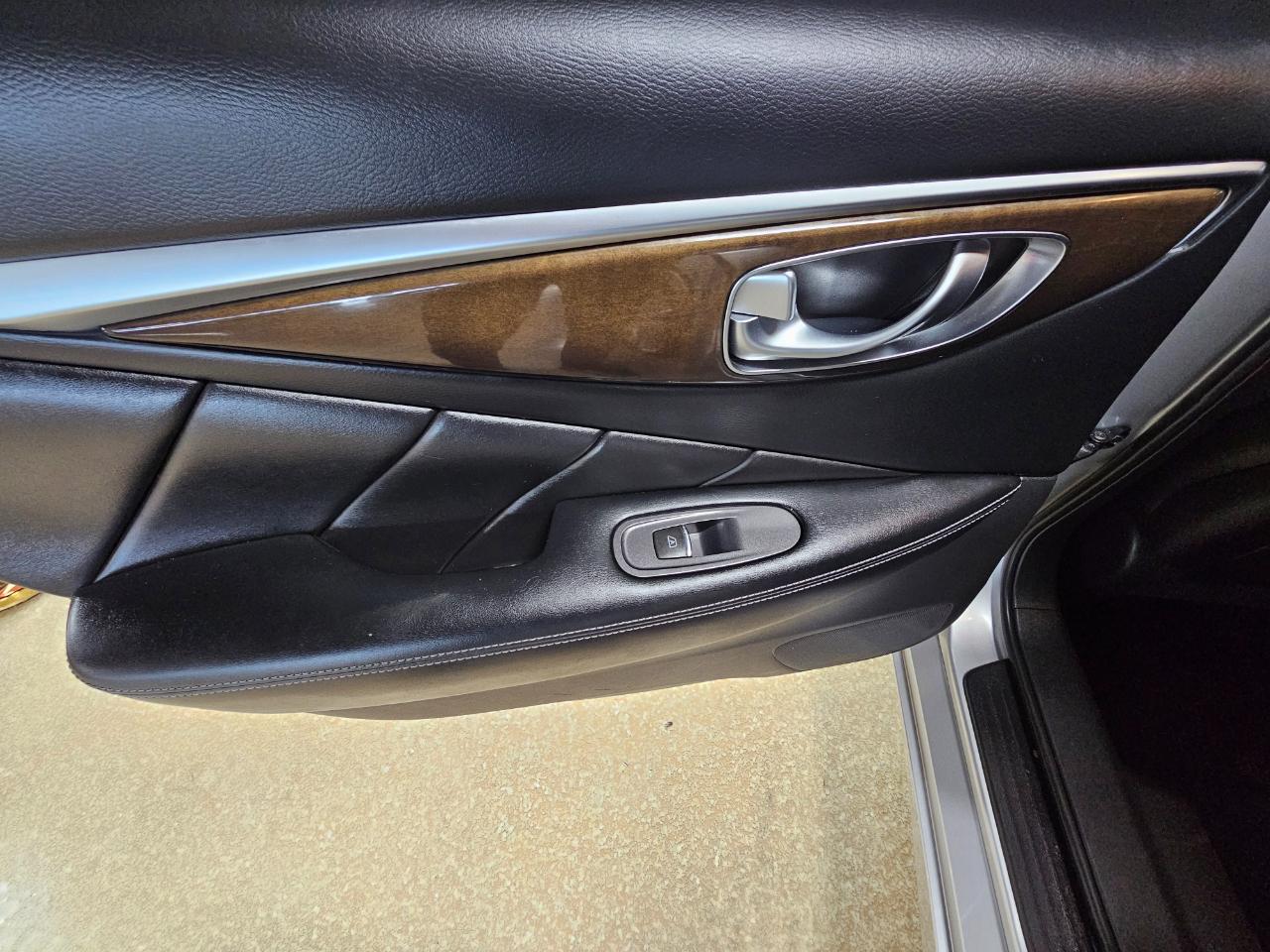 Infiniti Q50 3.0t LUXE RWD 2018