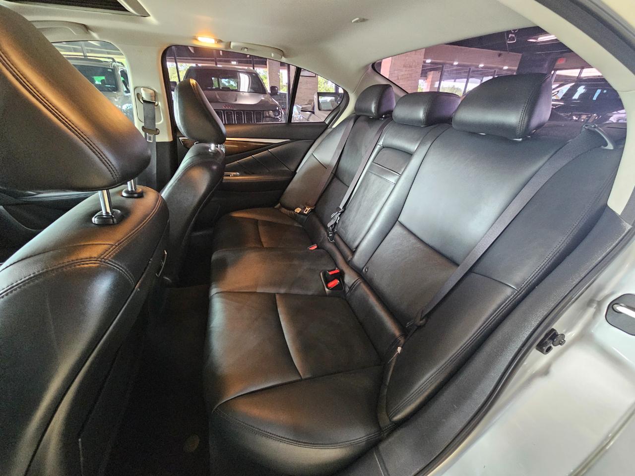 Infiniti Q50 3.0t LUXE RWD 2018