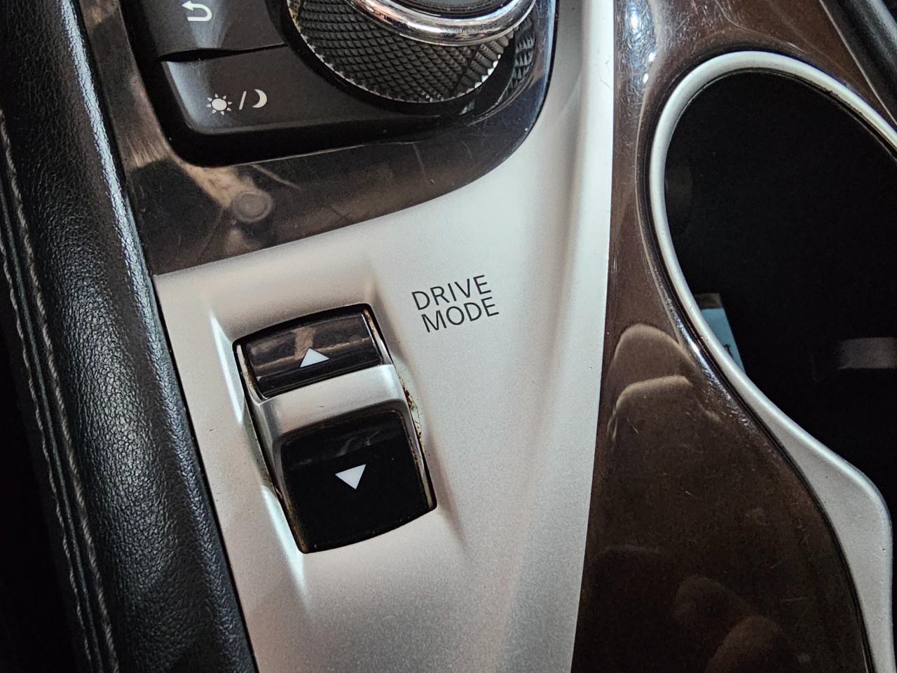 Infiniti Q50 3.0t LUXE RWD 2018