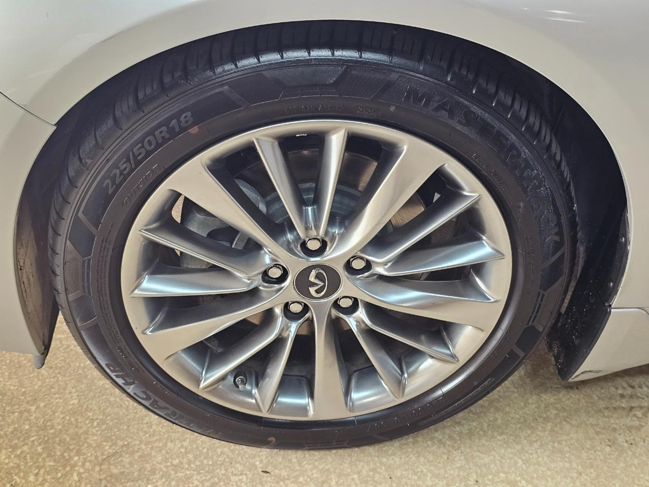 Infiniti Q50 3.0t LUXE RWD 2018