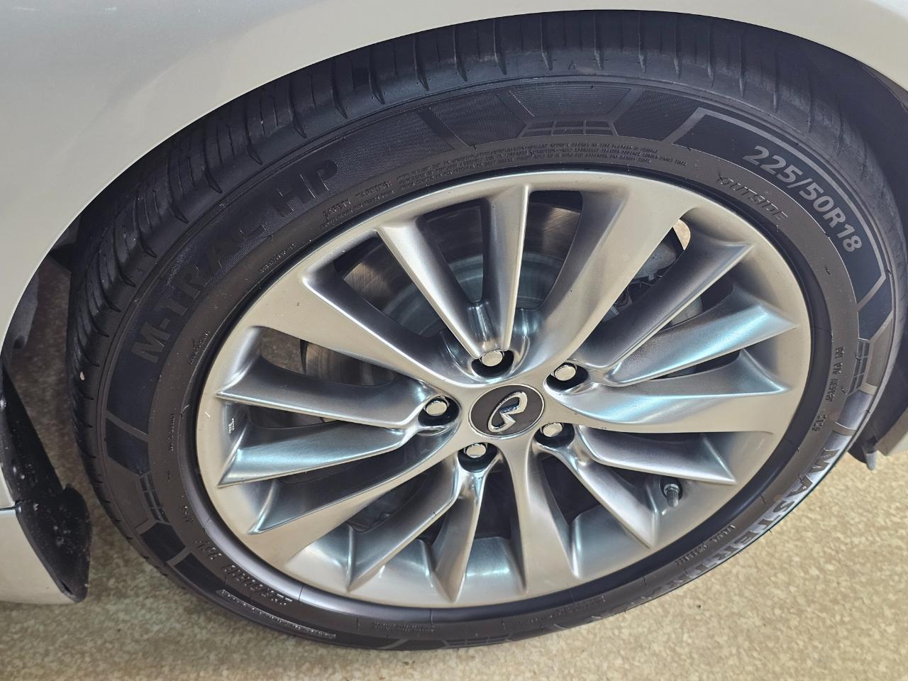 Infiniti Q50 3.0t LUXE RWD 2018