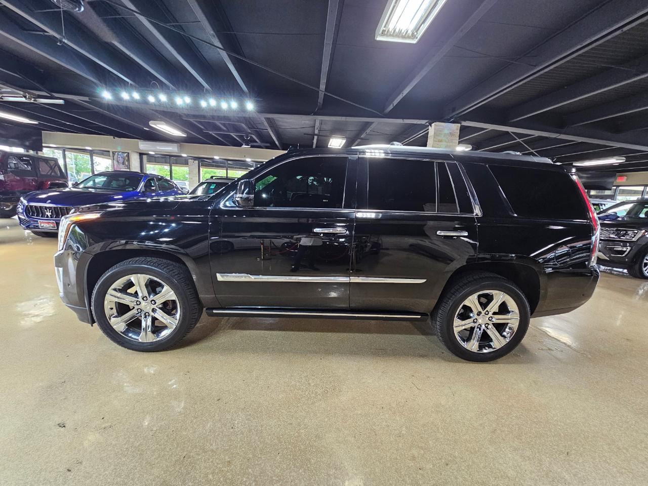 Cadillac Escalade 4WD 4dr Platinum 2017