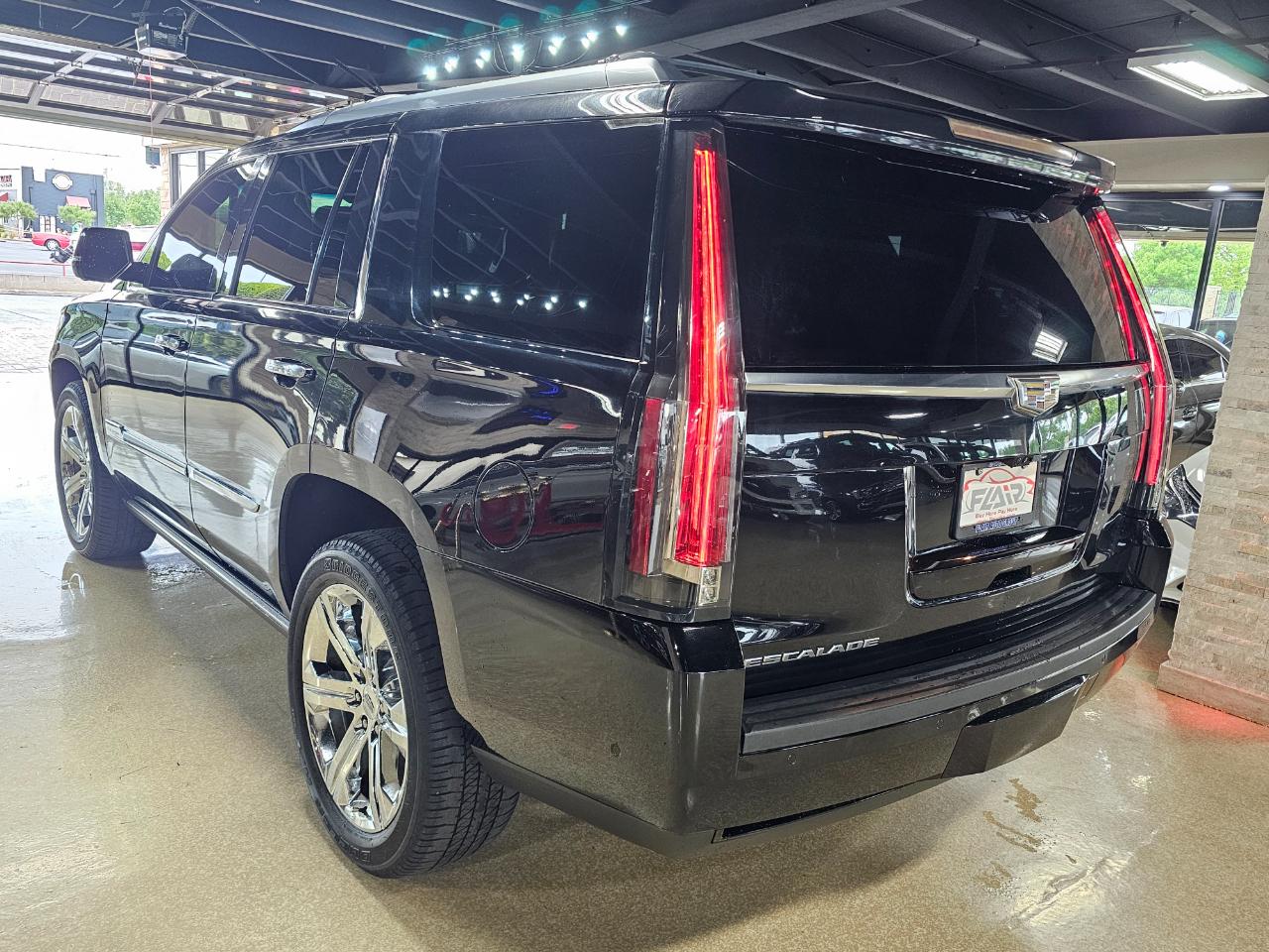 Cadillac Escalade 4WD 4dr Platinum 2017