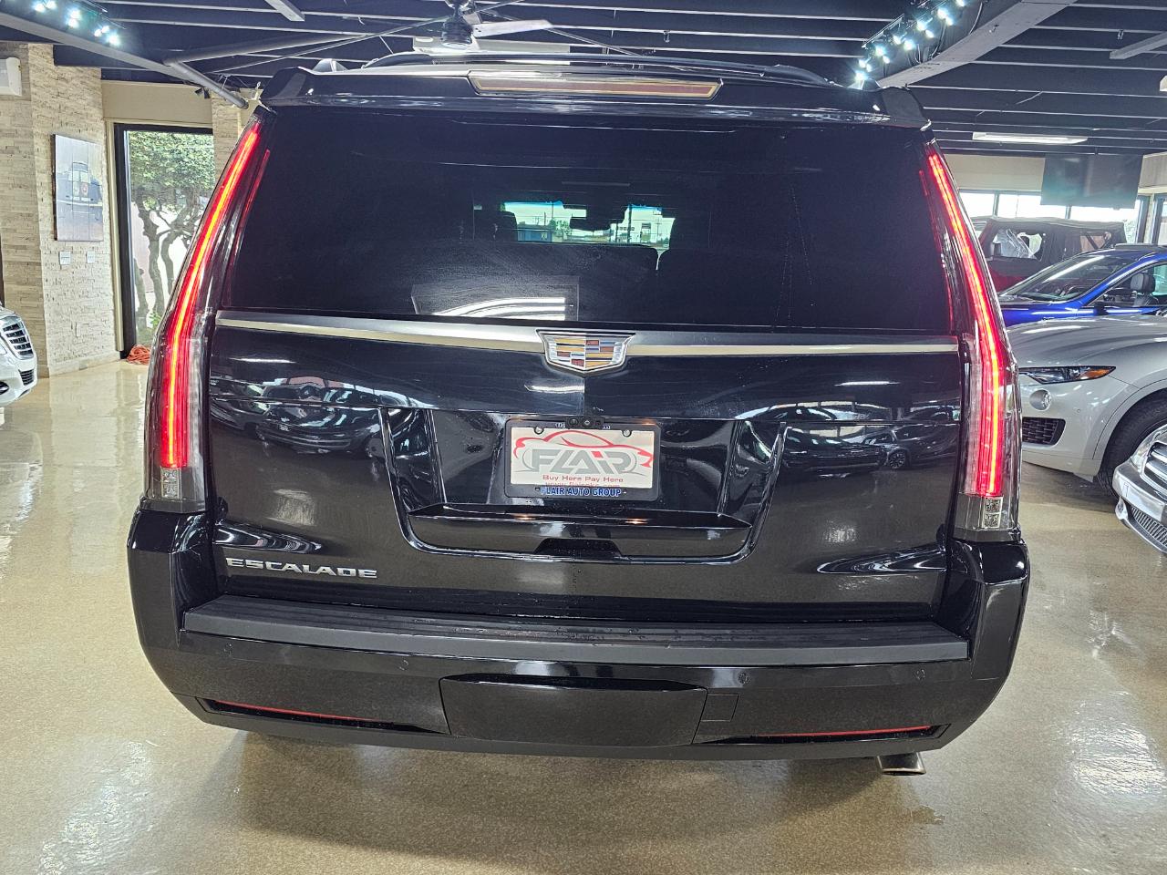 Cadillac Escalade 4WD 4dr Platinum 2017