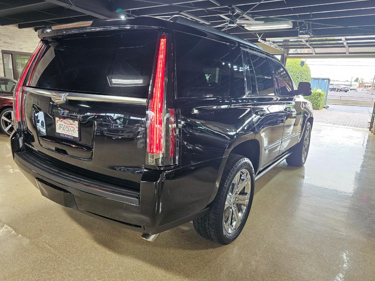 Cadillac Escalade 4WD 4dr Platinum 2017