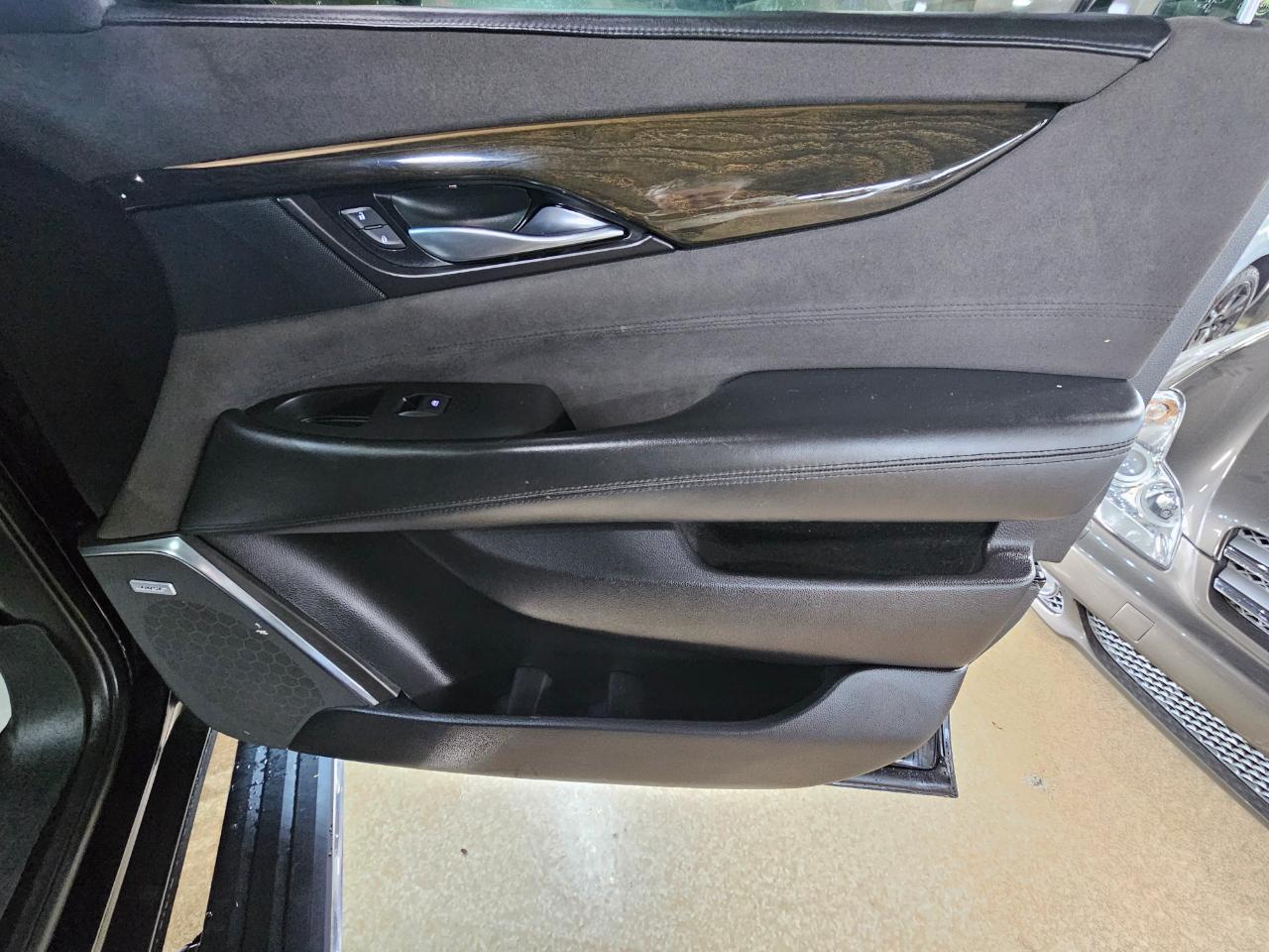 Cadillac Escalade 4WD 4dr Platinum 2017