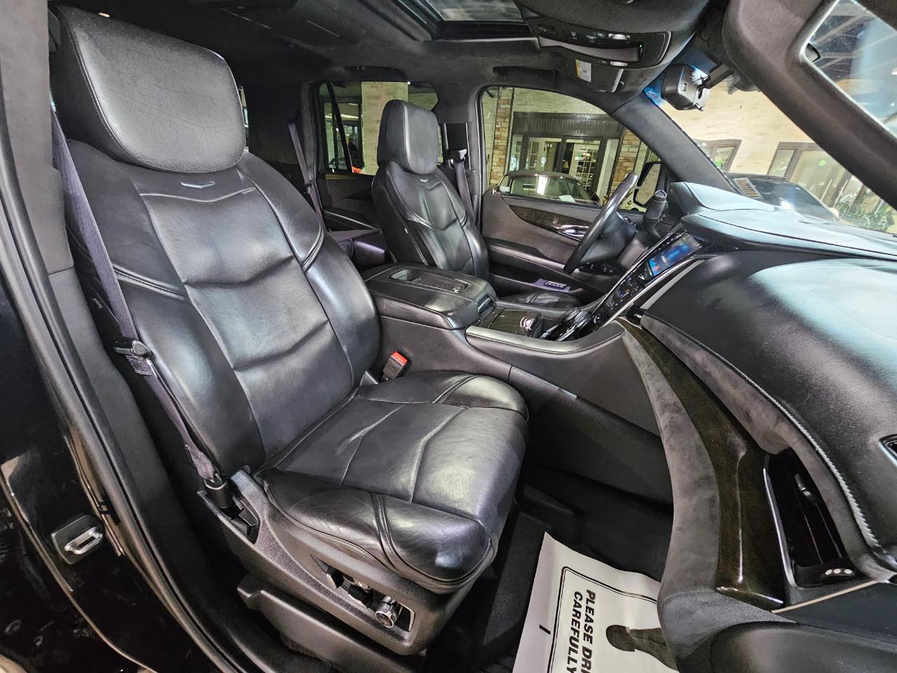 Cadillac Escalade 4WD 4dr Platinum 2017