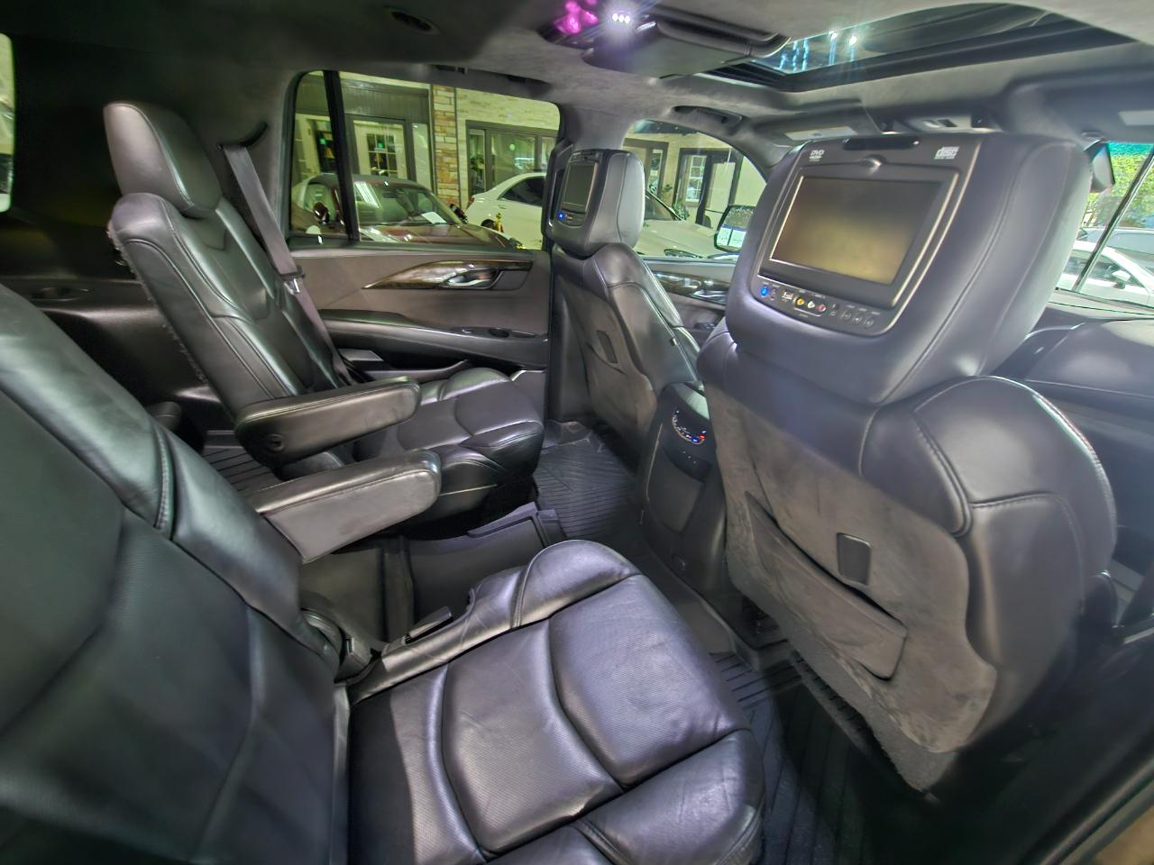 Cadillac Escalade 4WD 4dr Platinum 2017