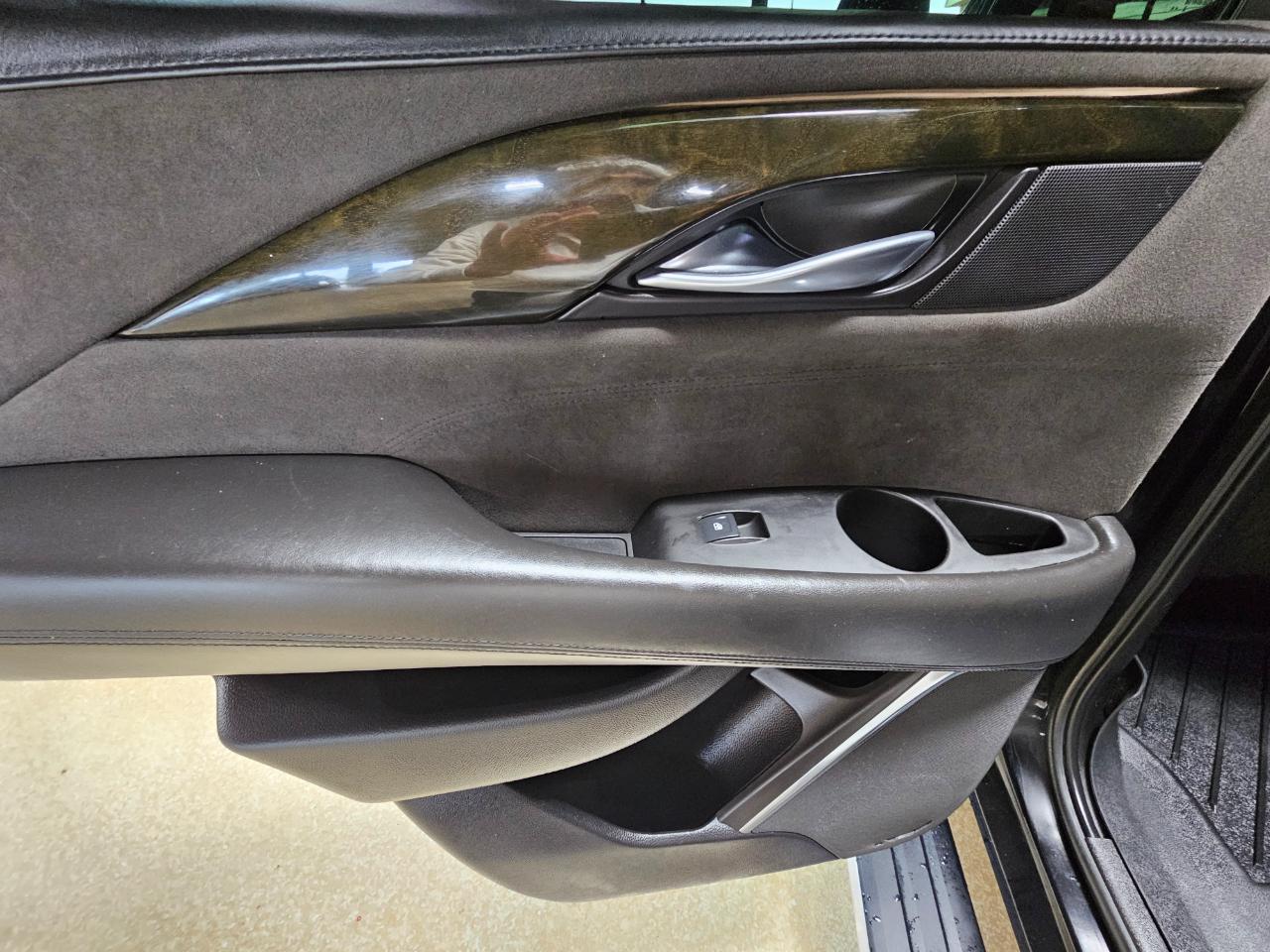 Cadillac Escalade 4WD 4dr Platinum 2017