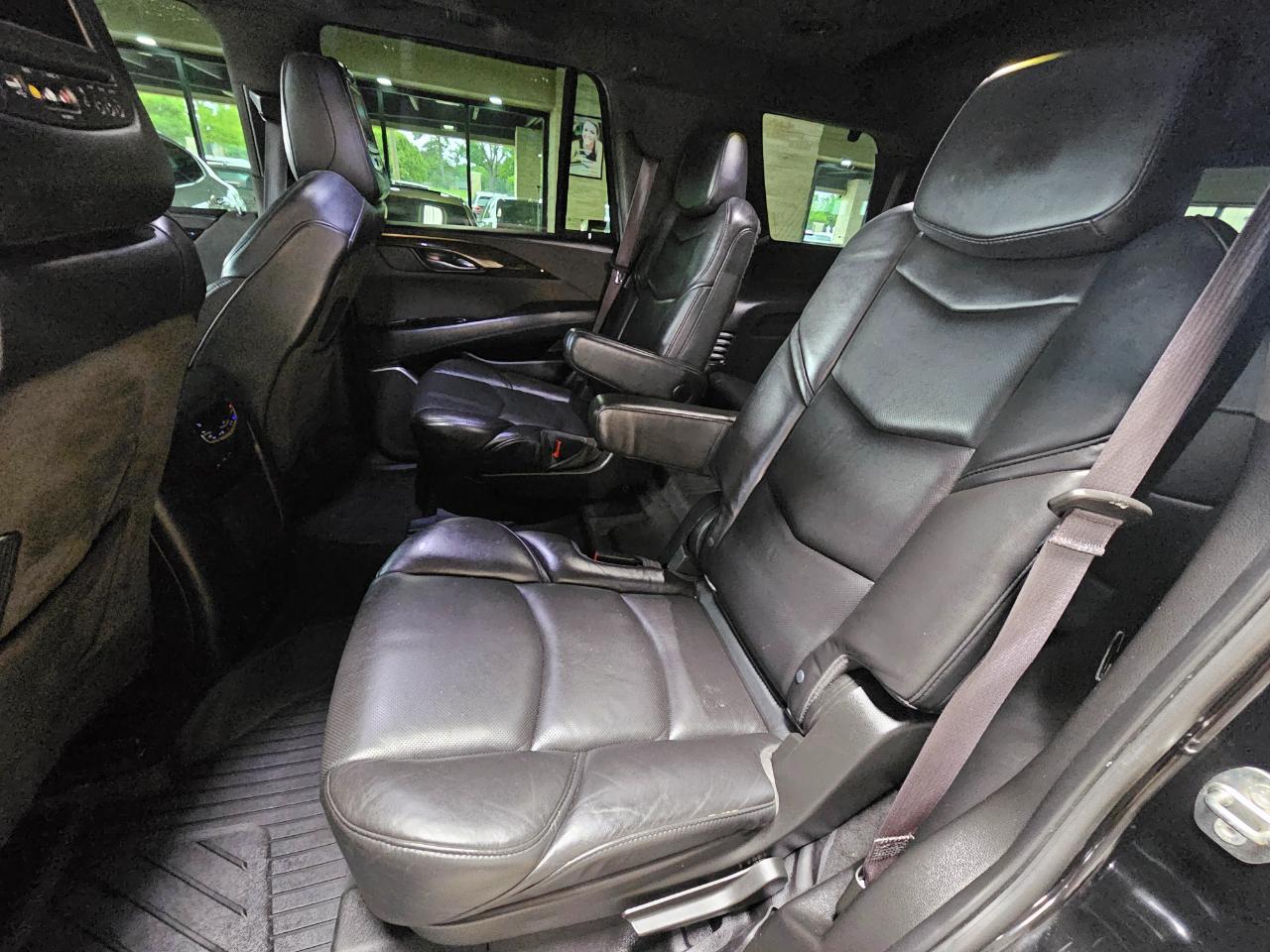 Cadillac Escalade 4WD 4dr Platinum 2017