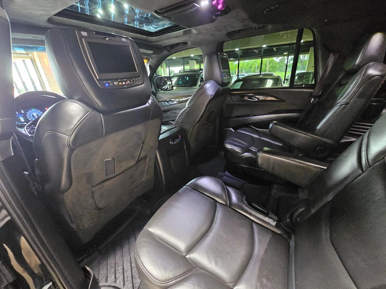 Cadillac Escalade 4WD 4dr Platinum 2017