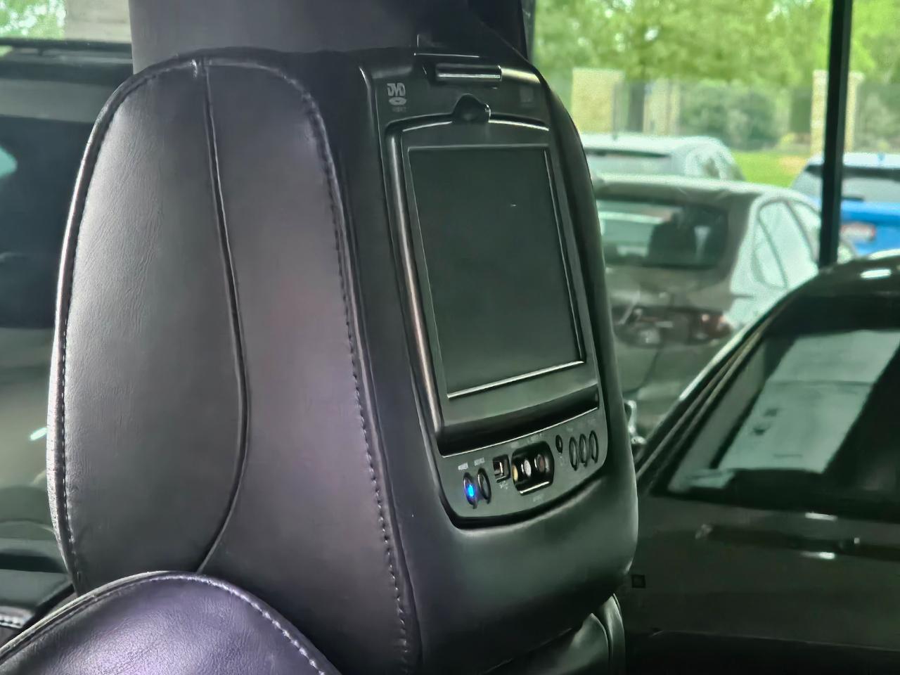 Cadillac Escalade 4WD 4dr Platinum 2017