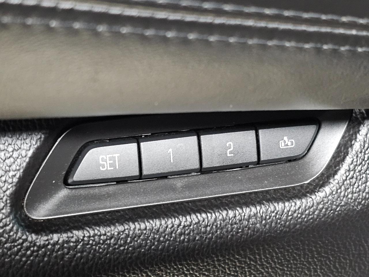 Cadillac Escalade 4WD 4dr Platinum 2017