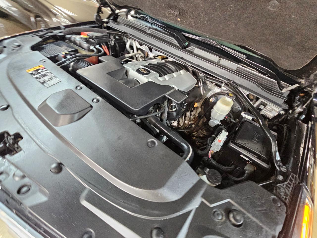 Cadillac Escalade 4WD 4dr Platinum 2017