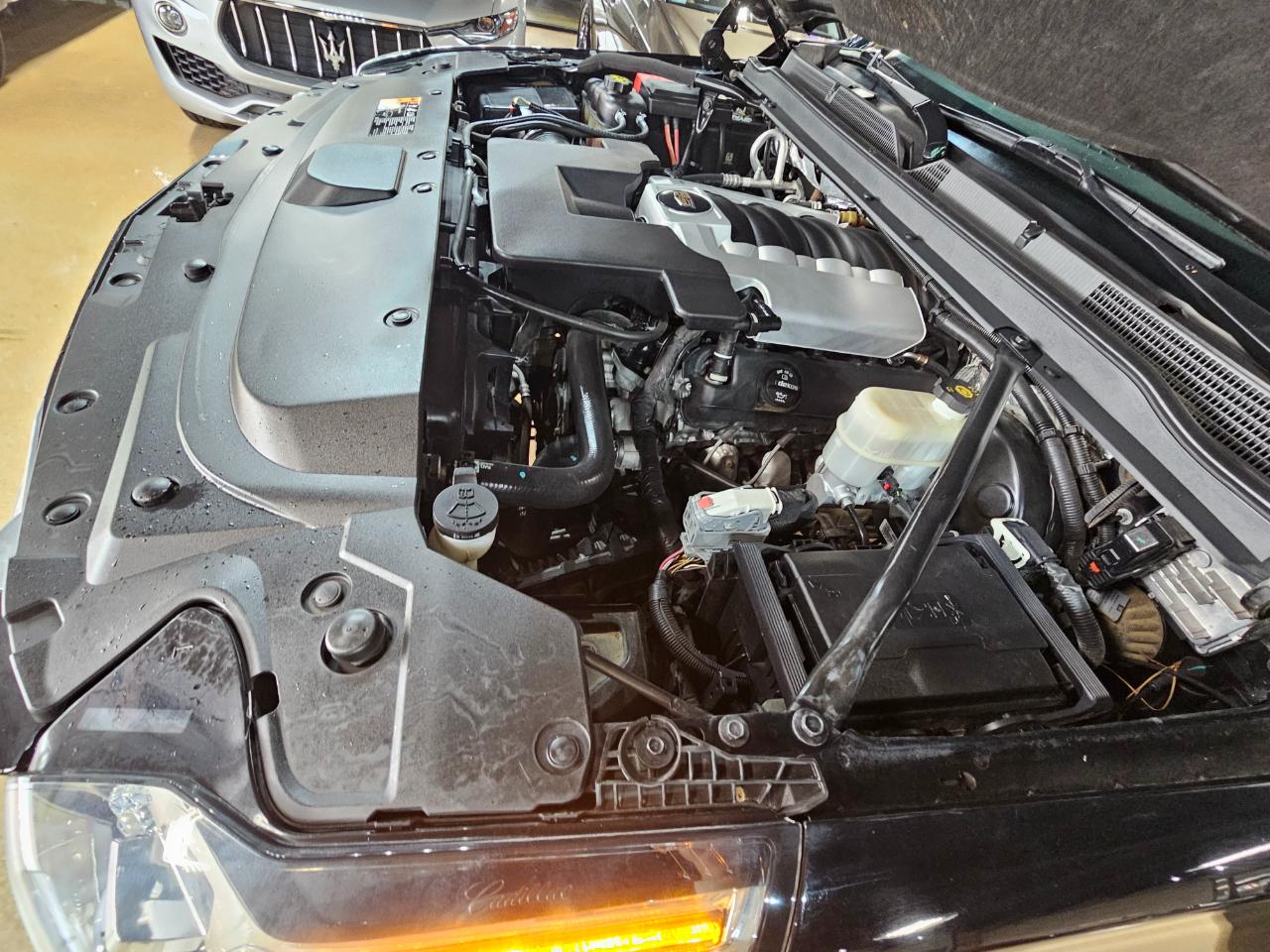 Cadillac Escalade 4WD 4dr Platinum 2017