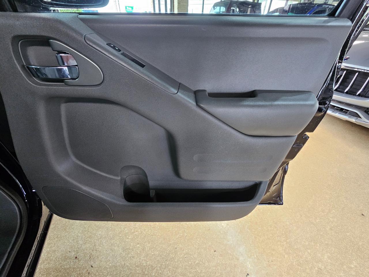 Nissan Frontier 4WD Crew Cab SWB Auto SV 2016