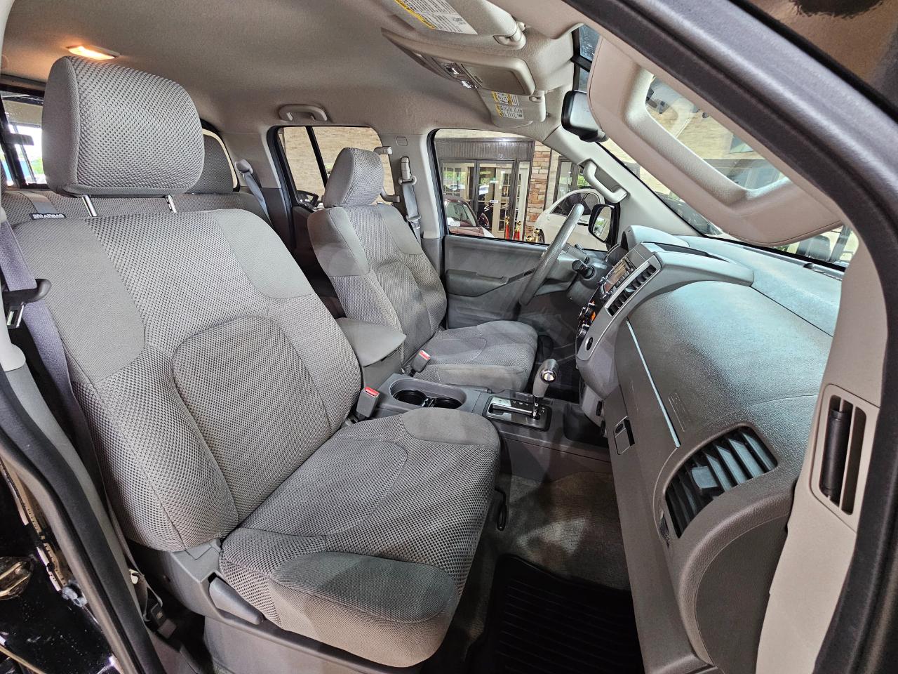 Nissan Frontier 4WD Crew Cab SWB Auto SV 2016