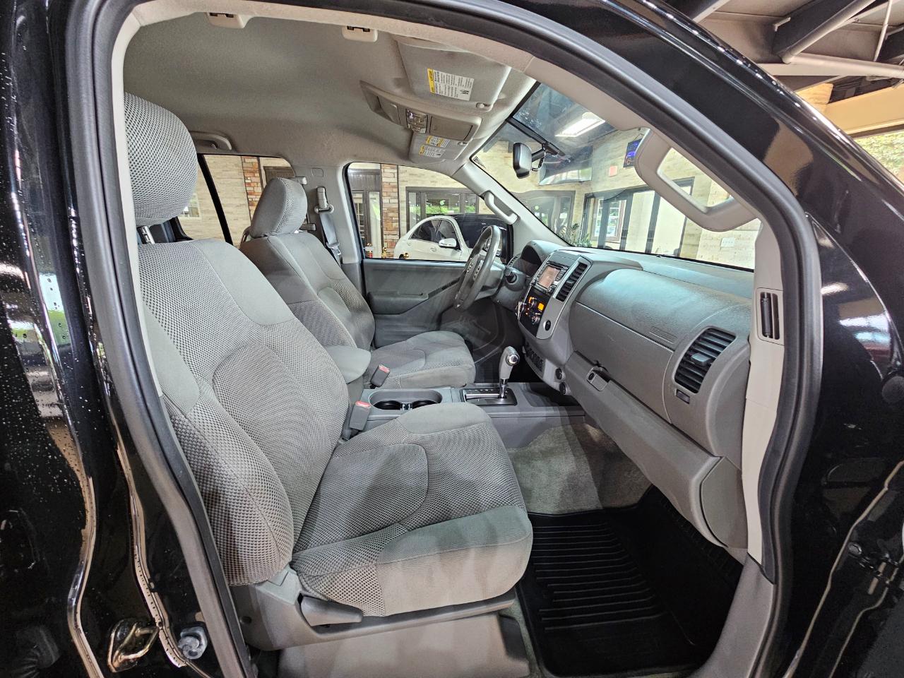 Nissan Frontier 4WD Crew Cab SWB Auto SV 2016