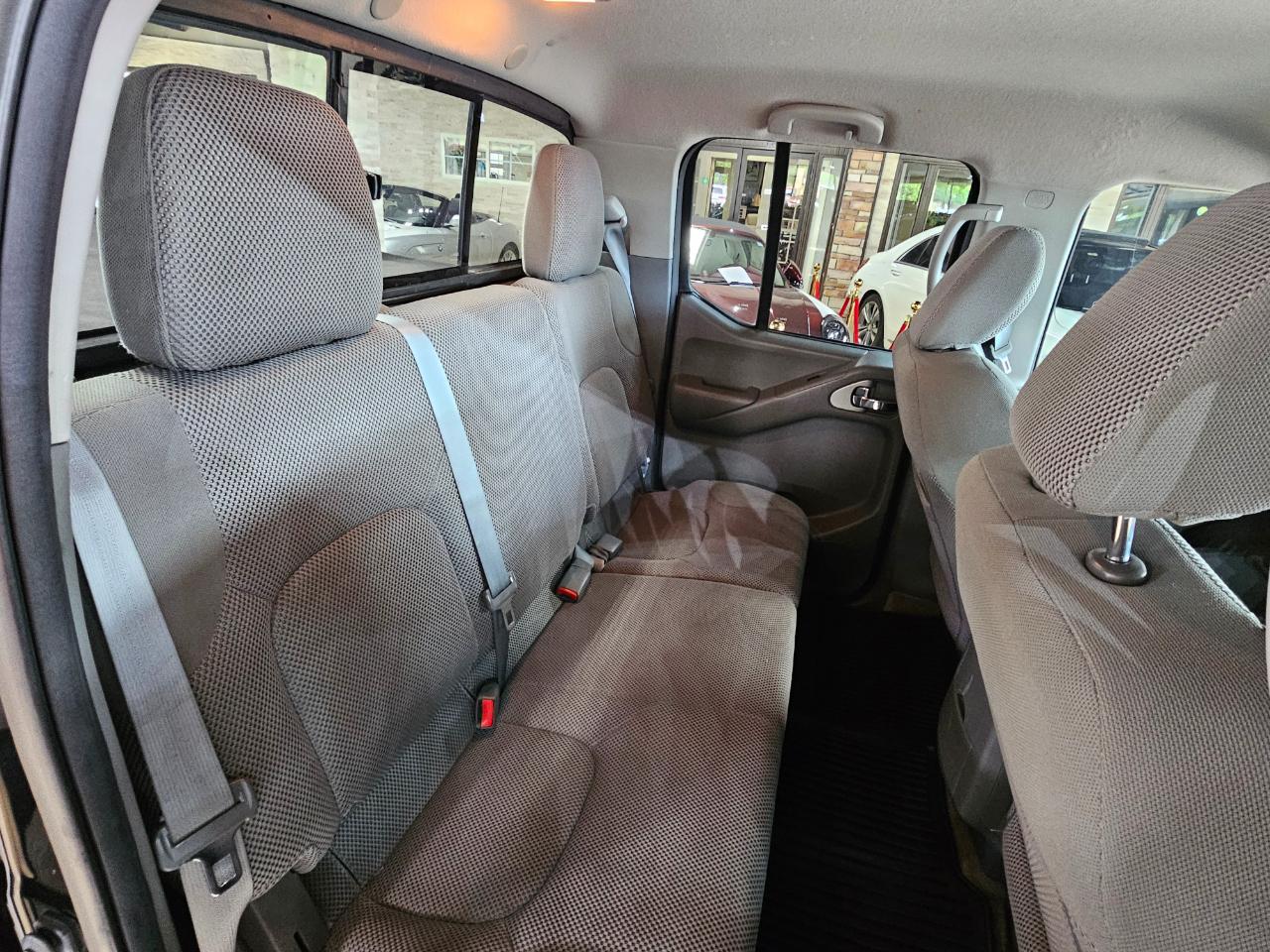 Nissan Frontier 4WD Crew Cab SWB Auto SV 2016