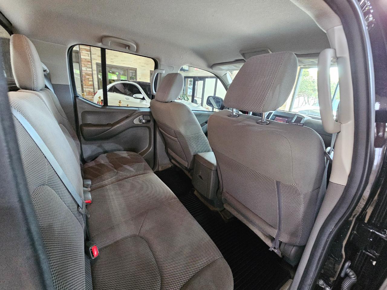 Nissan Frontier 4WD Crew Cab SWB Auto SV 2016