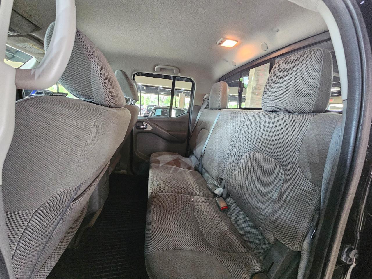 Nissan Frontier 4WD Crew Cab SWB Auto SV 2016