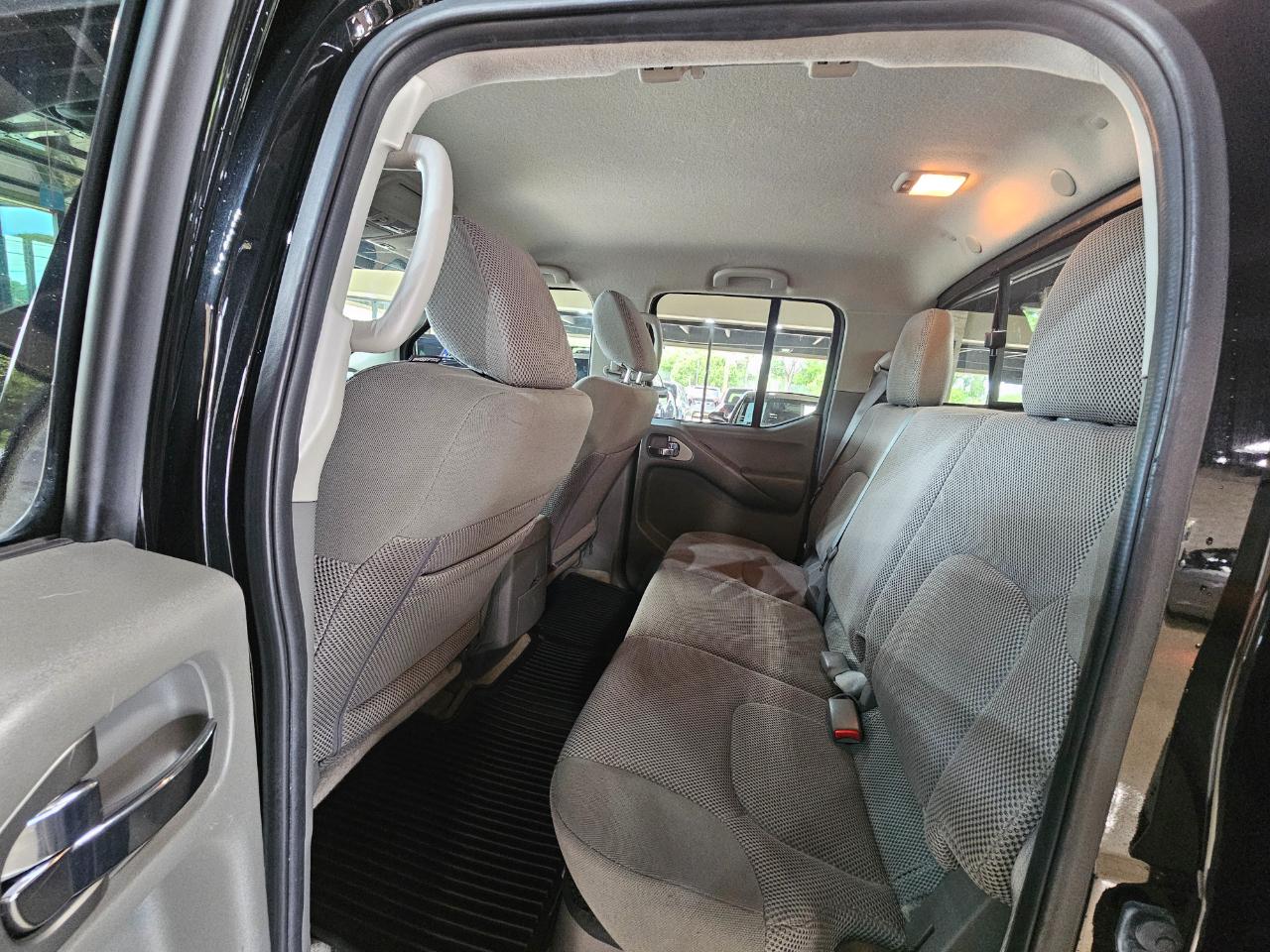 Nissan Frontier 4WD Crew Cab SWB Auto SV 2016