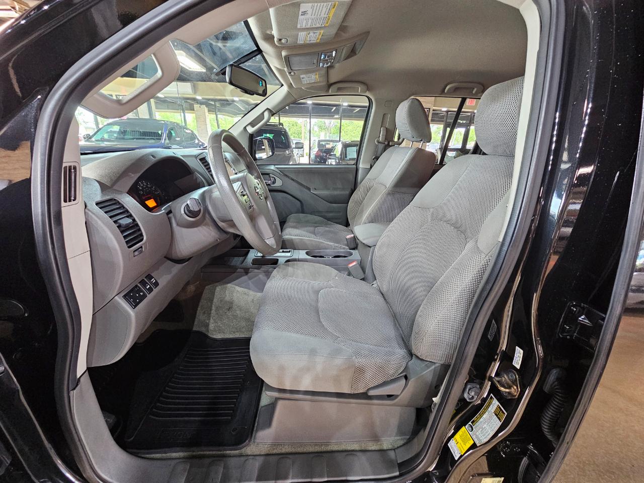 Nissan Frontier 4WD Crew Cab SWB Auto SV 2016